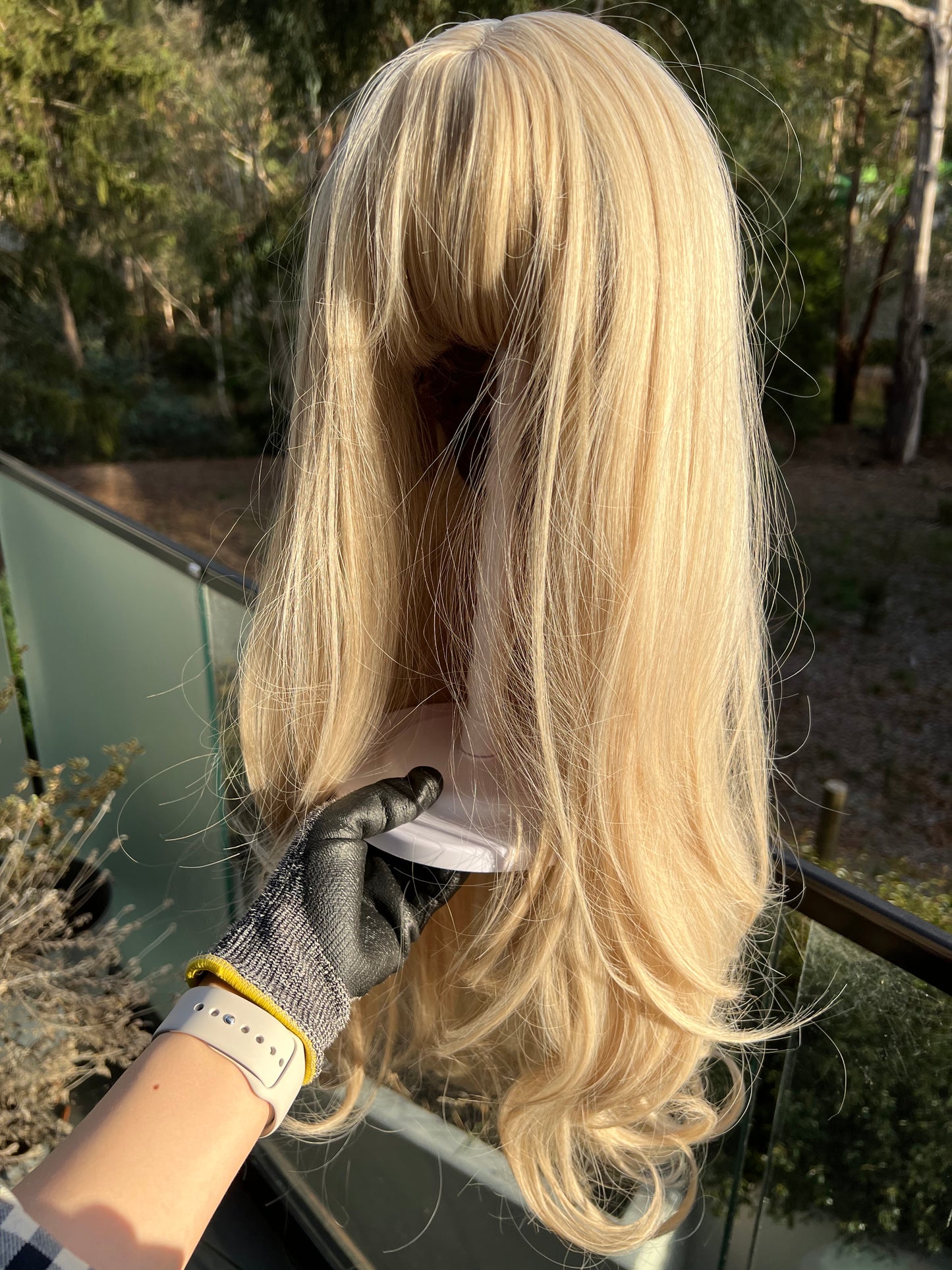 AVERY Milky Blonde Long Length Wavy Wig - IVYPHANT