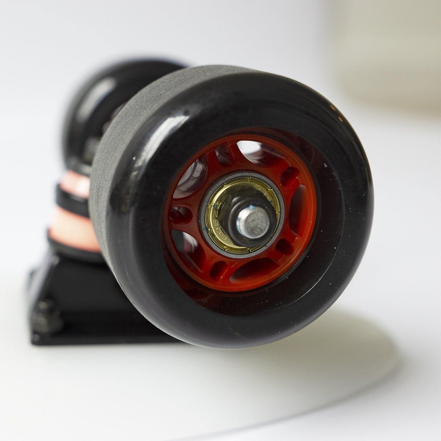 Retro Cruiser Skateboards  - White deck with black wheels - IVYPHANT