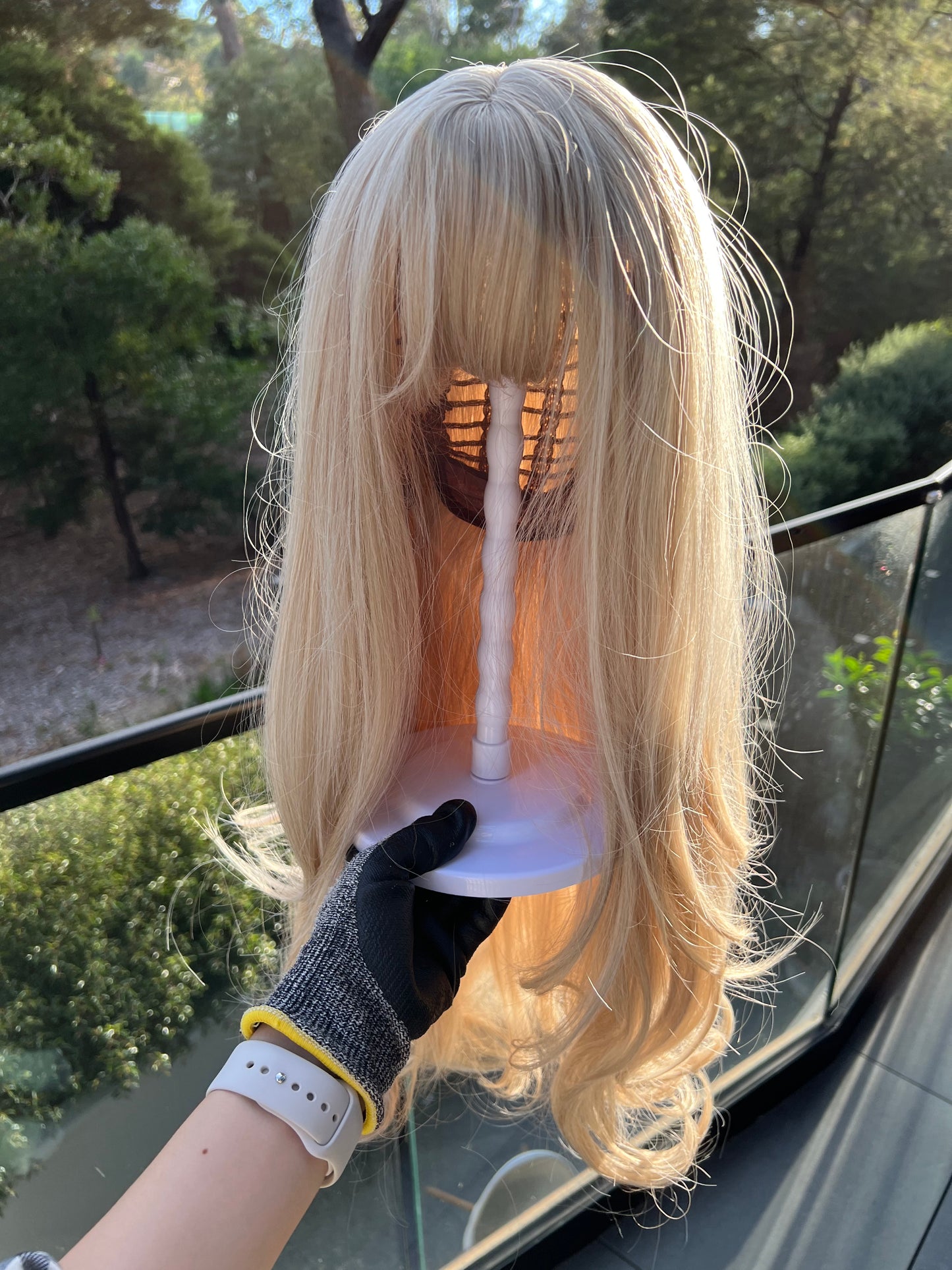 AVERY Milky Blonde Long Length Wavy Wig - IVYPHANT